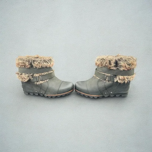 Sorel Women's Black Joan Of Arctic NL1984-010 Faux Fur Wedge Ankle Boots 9  NWOT - Picture 5 of 8